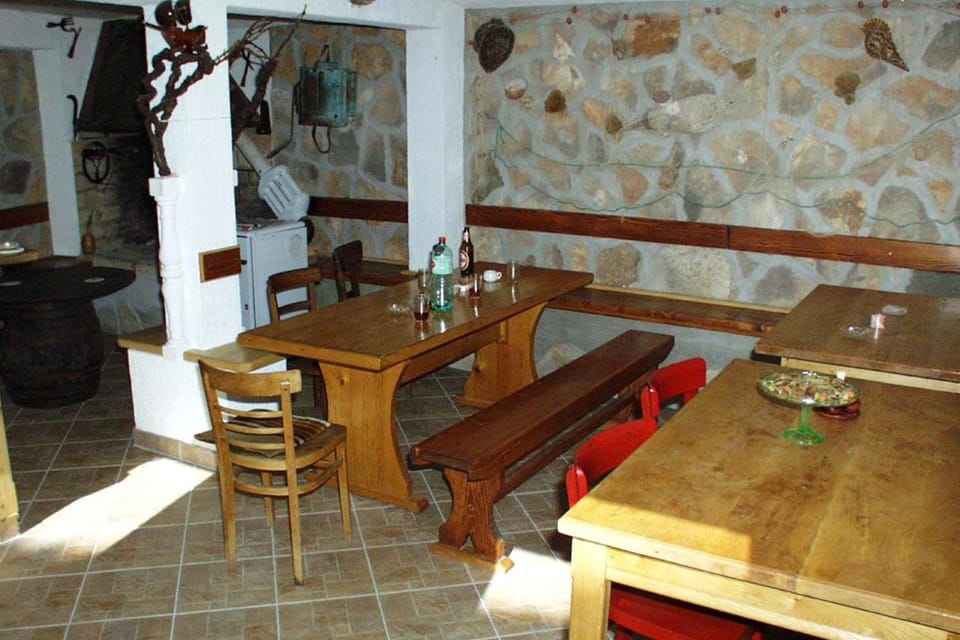Location, children, Family