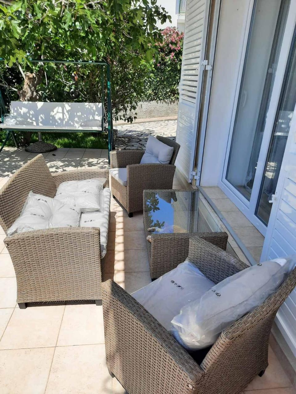 Location, children, Family