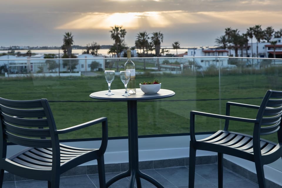 Natural landscape, View (from property/room), Balcony/Terrace, Balcony/Terrace, Sea view, Sunrise, Sunset