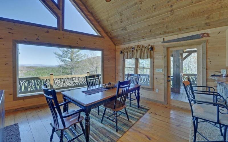 Majestic View House in Union County