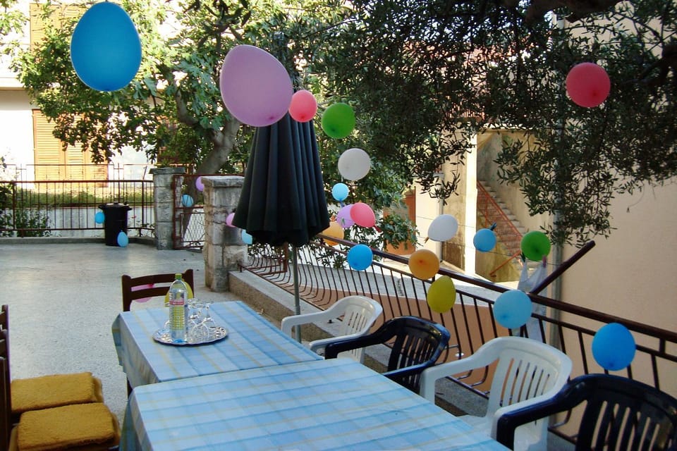 Location, children, Family