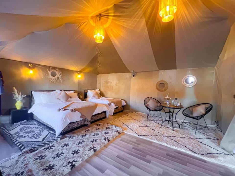Bed, Living room, Bedroom