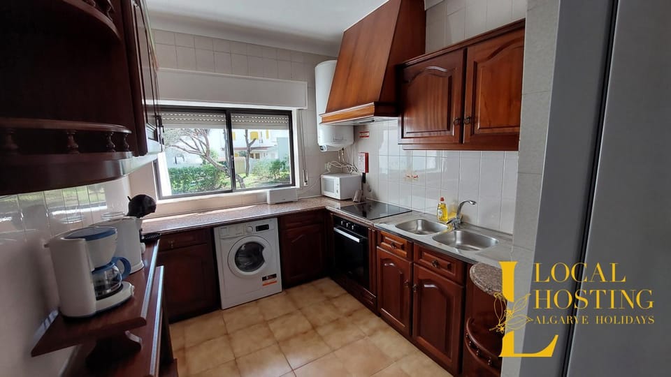 Golden Algarve Apartament By Localhosting Apartment in Olhos de Água