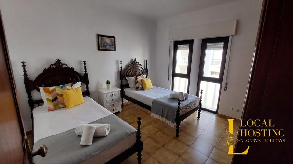 Golden Algarve Apartament By Localhosting Apartment in Olhos de Água