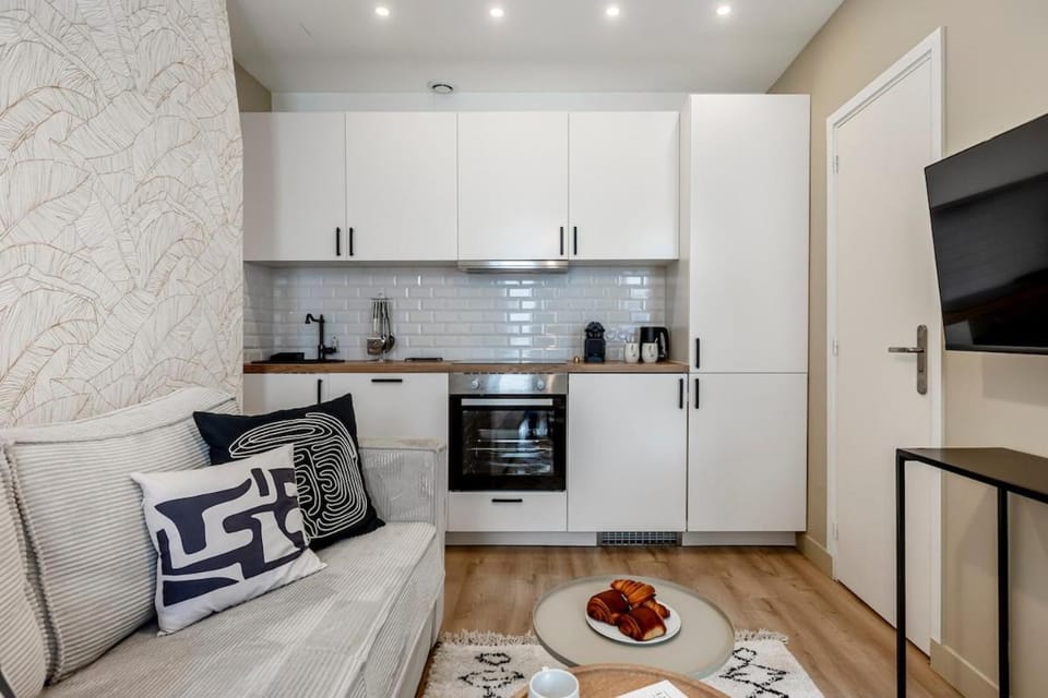 A31#Republique # 1BedRoom # Marais # Paris03 # AC Apartment in Paris