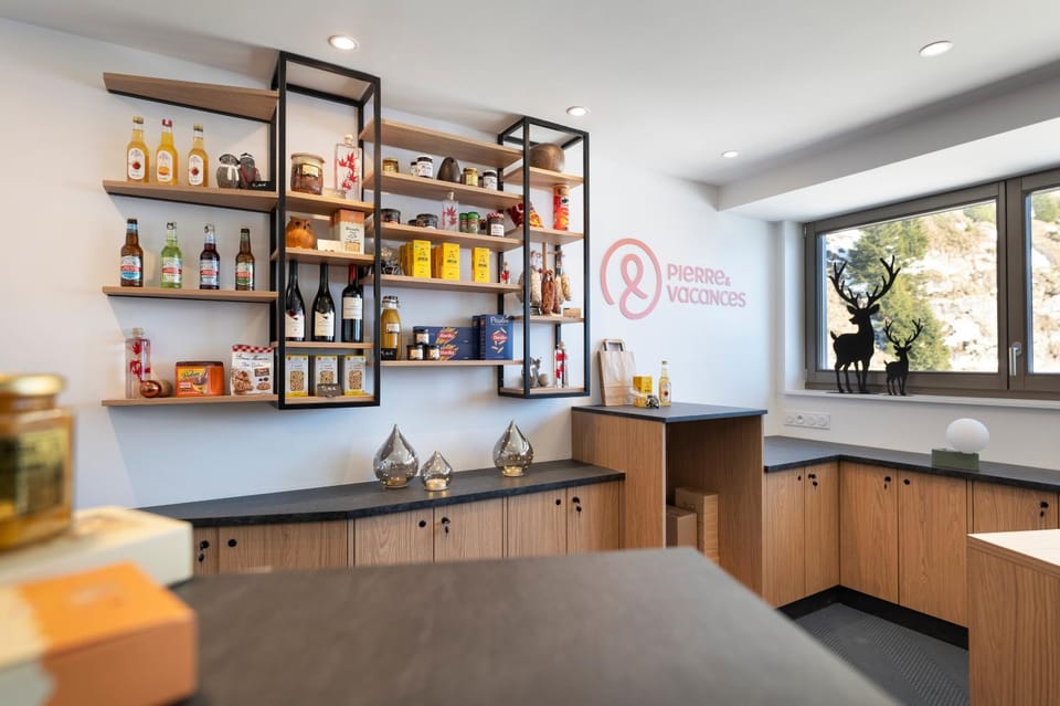 Coffee/tea facilities, Food and drinks, Drinks