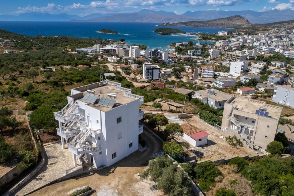 Property building, Day, Bird's eye view, Garden, City view, Mountain view, Sea view, Location