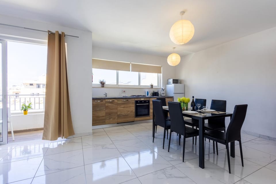 Kitchen or kitchenette, Living room, Seating area, Dining area, stove