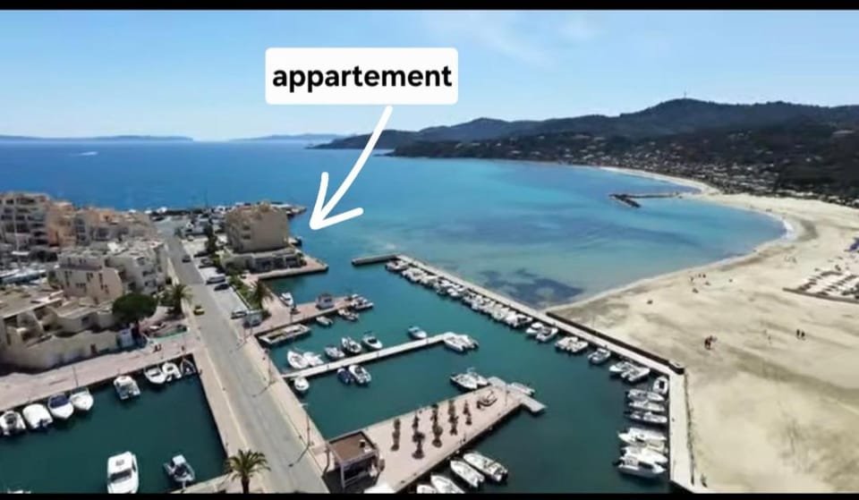 T1 bis climatisé - parking - piscine - face à la mer - 4 pers - Port de Bormes Apartment in Bormes-les-Mimosas