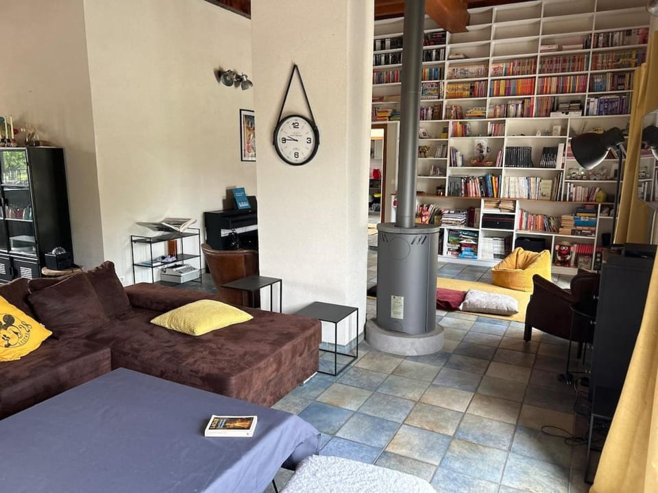 Large house with pool, spa and park House in Auvergne-Rhône-Alpes