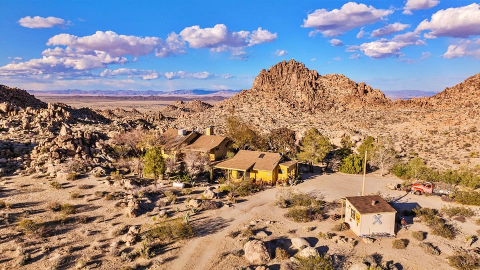Property building, Bird's eye view, Garden, Hiking