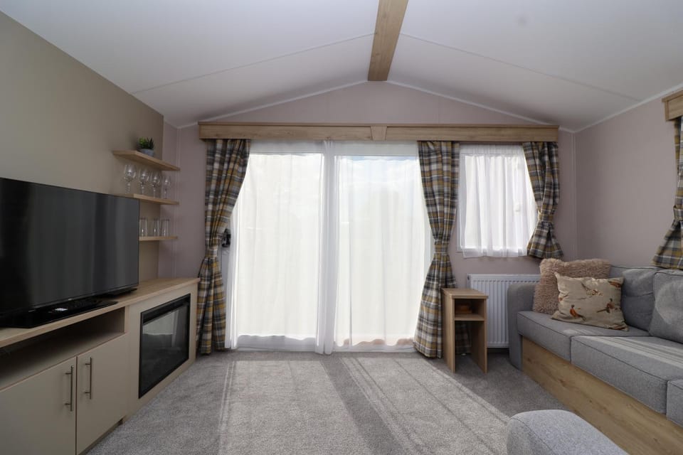 The Roost - Family Friendly caravan near Glastonbury & Street Chalet in Sedgemoor