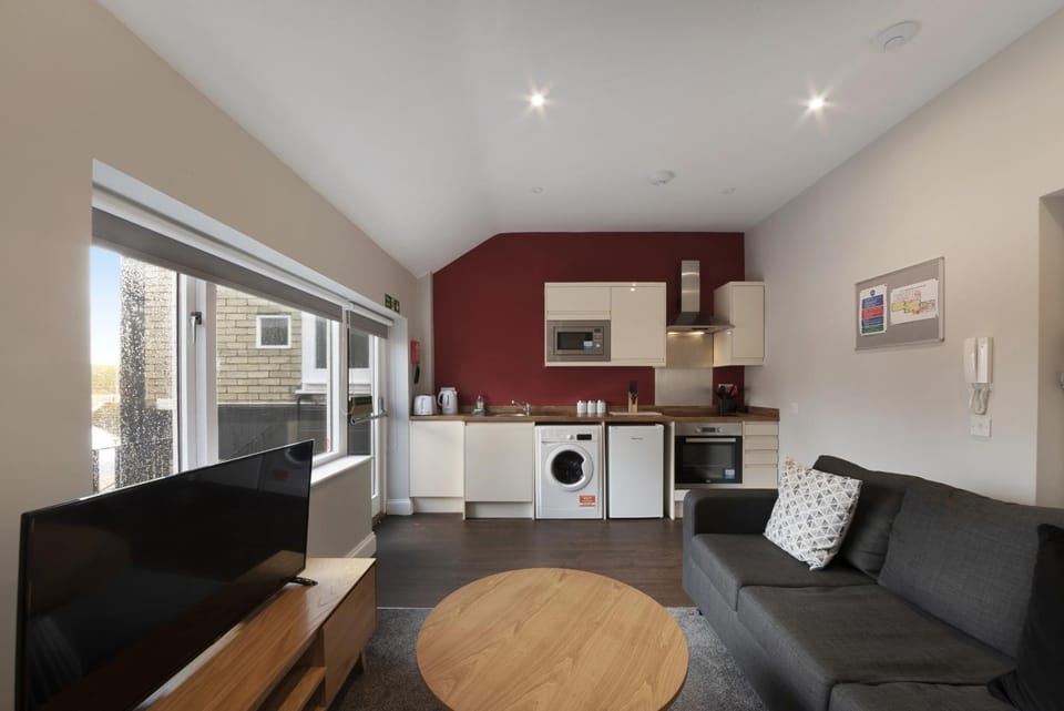 Communal lounge/ TV room, Living room