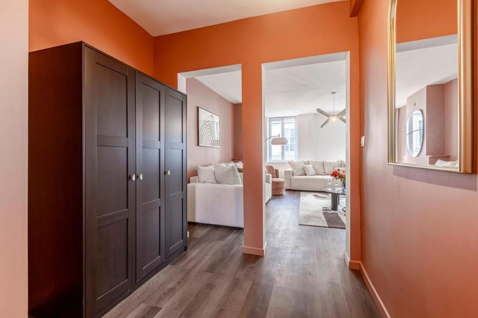 A42#Republique # Marais # 3BedRooms # Paris03 # AC Apartment in Paris