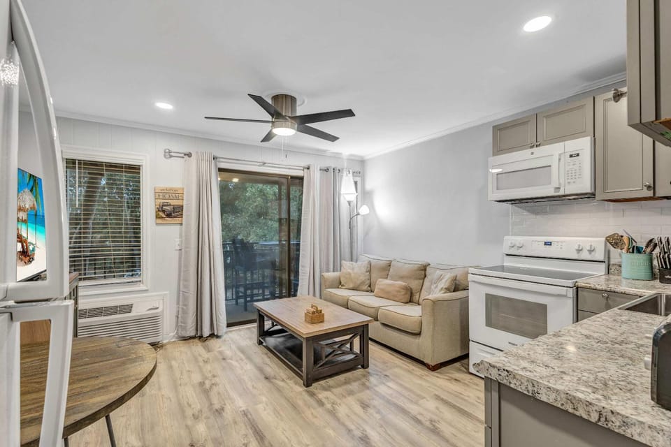 Seaside Sanctuary - Villa Steps from Beach Apartment in South Forest Beach
