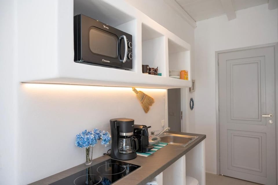 Coffee/tea facilities, Kitchen or kitchenette, oven, toaster