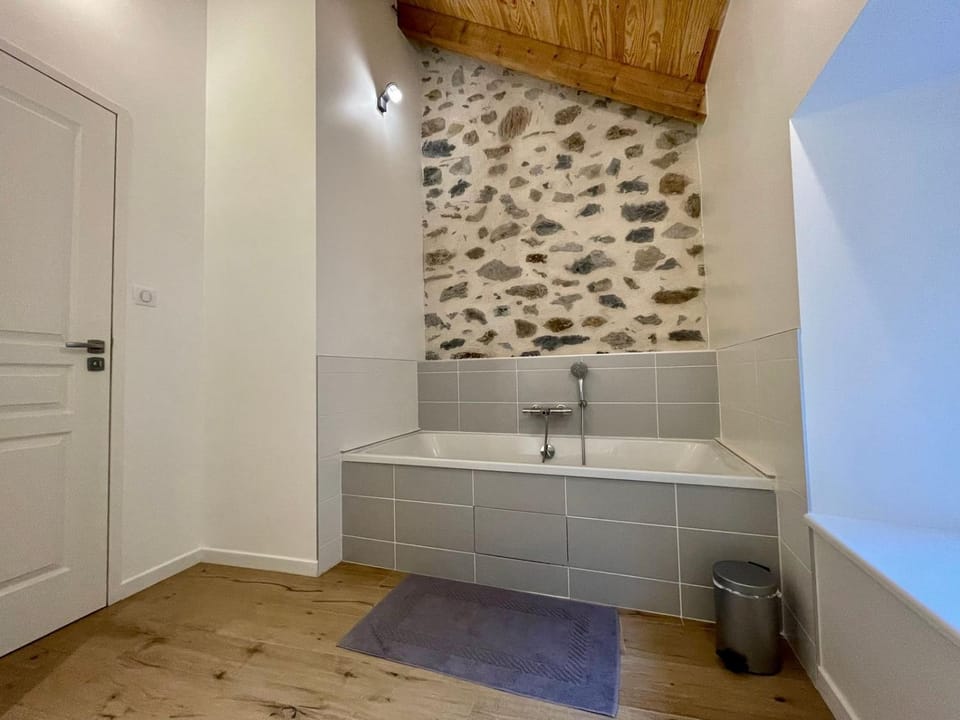 Bathroom, Bath