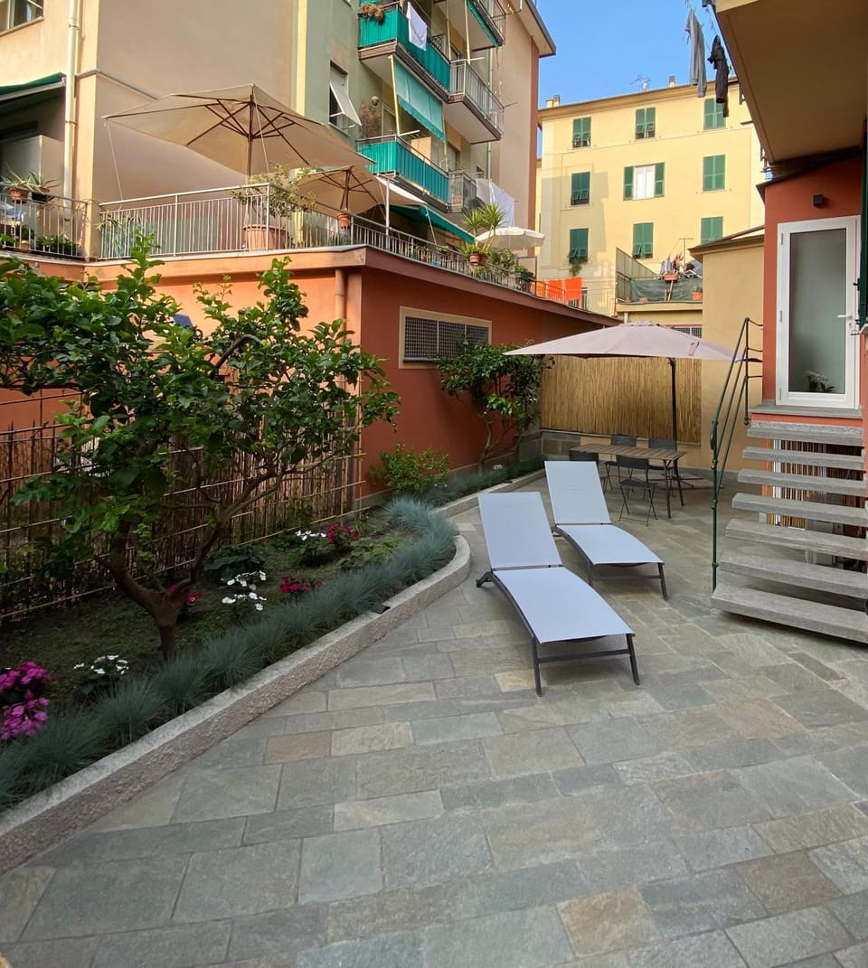 Day, Garden