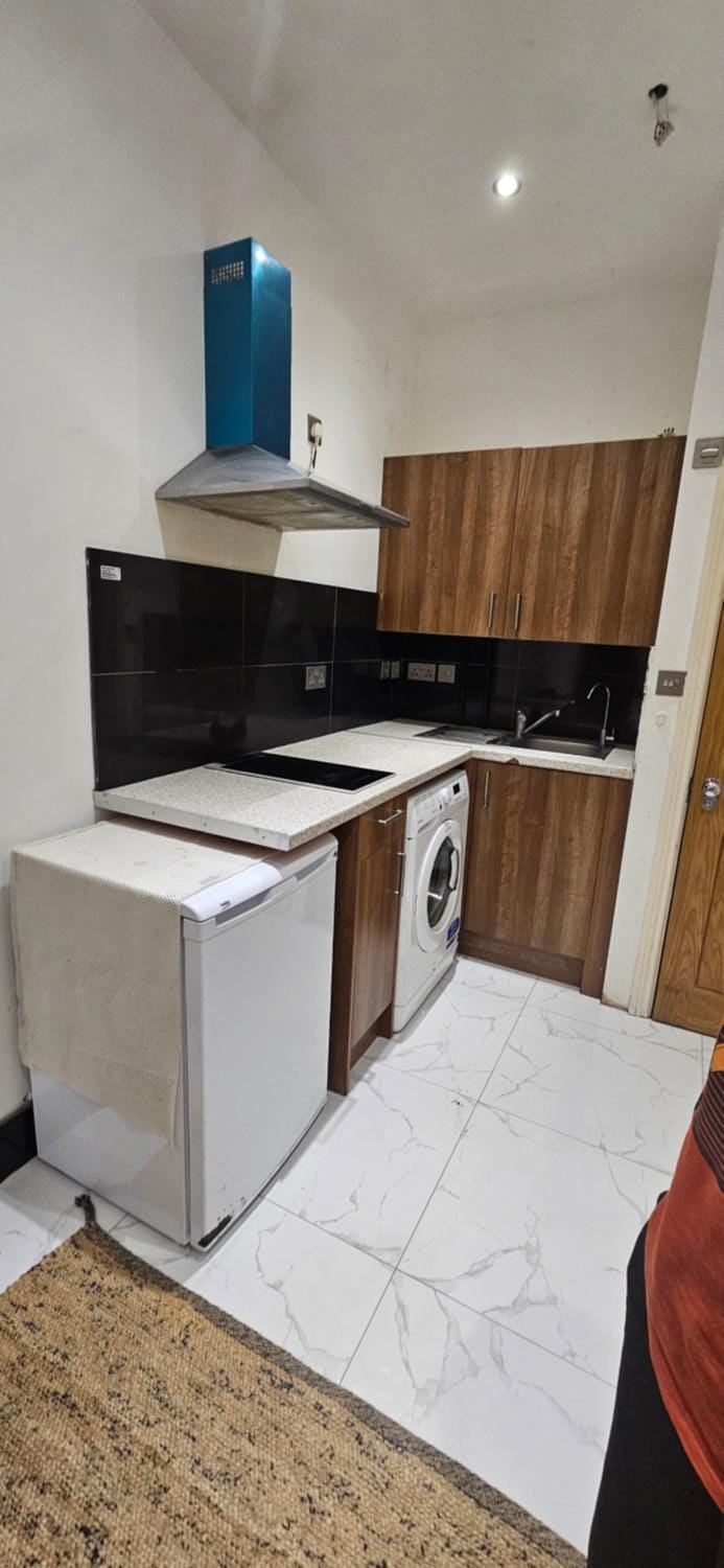 Mitcham Eastfields Studio Apartment in London Borough of Croydon