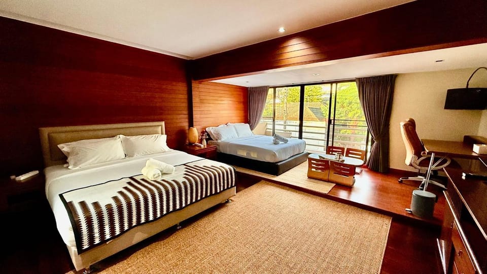 5BR Villa with Private Pool Sukhumvit 10mins BTS Villa in Bangkok