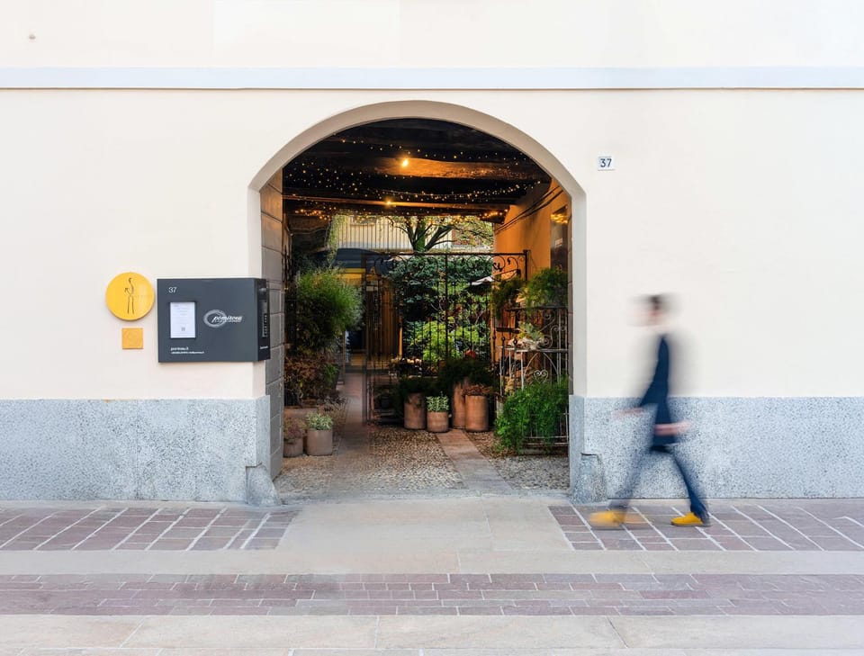 Property building, Restaurant/places to eat
