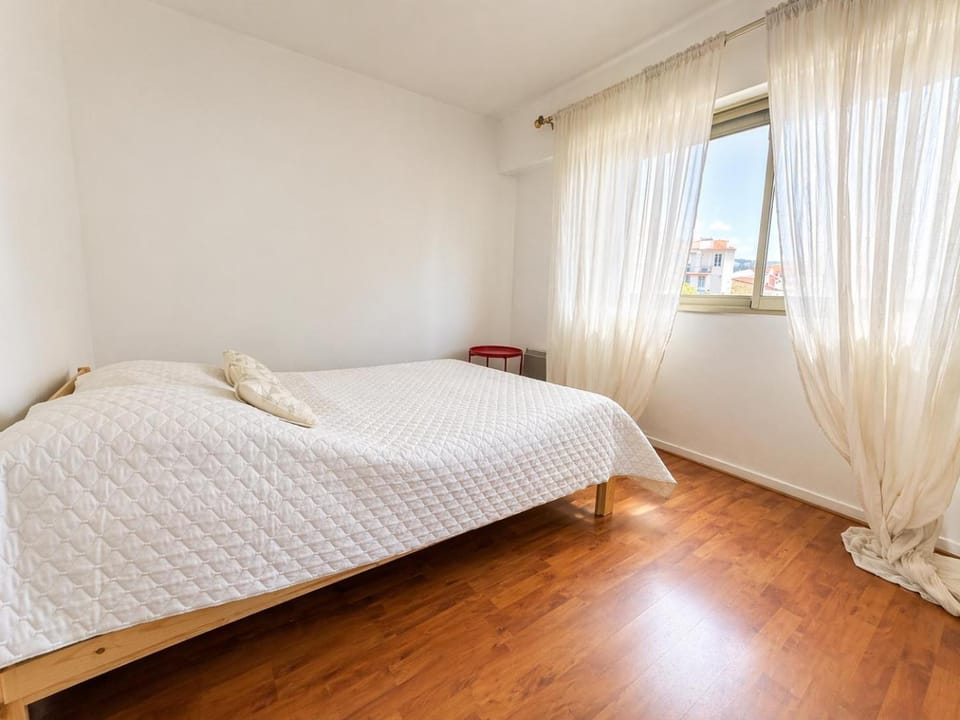 Bedroom, wardrobe