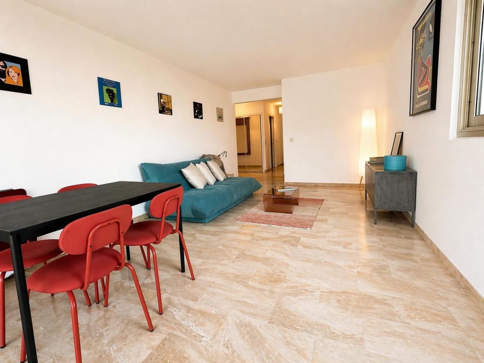 Living room, Dining area, air conditioner
