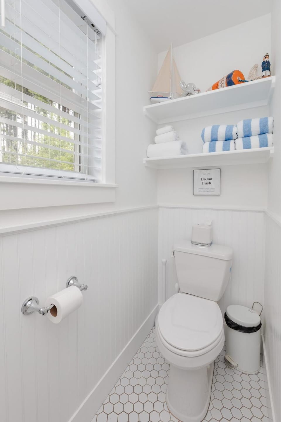 Seabrook 2-Bdrm with Hot Tub, AC, Pet Friendly House in Seabrook
