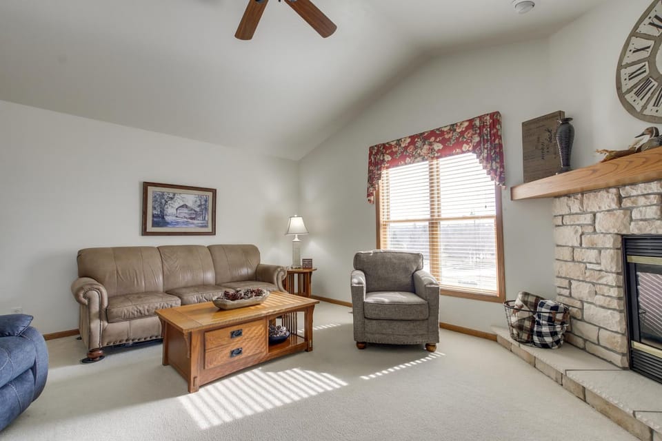 'Pattie's Other Place' - Indoor Pool Access! House in Egg Harbor