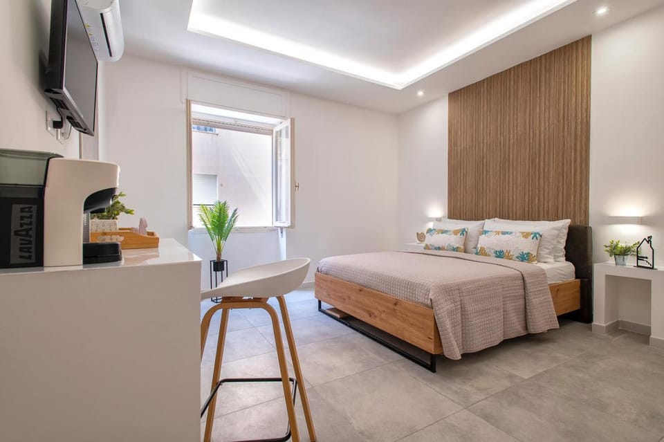 Bed, TV and multimedia, Photo of the whole room