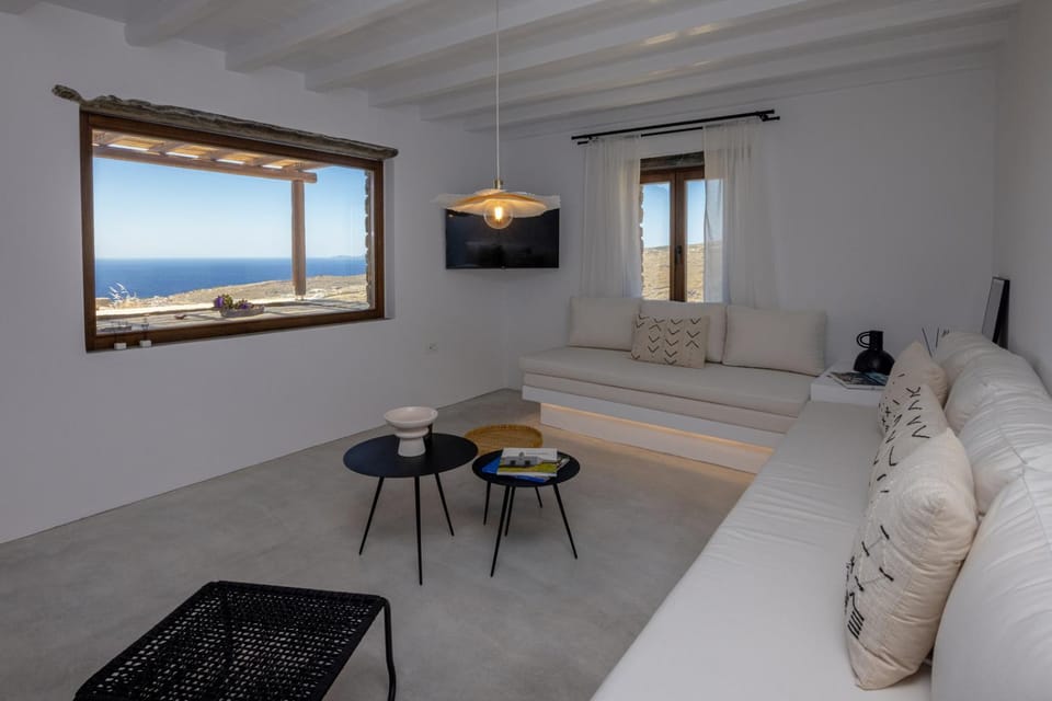Pētra Tinos Villa in Decentralized Administration of the Aegean