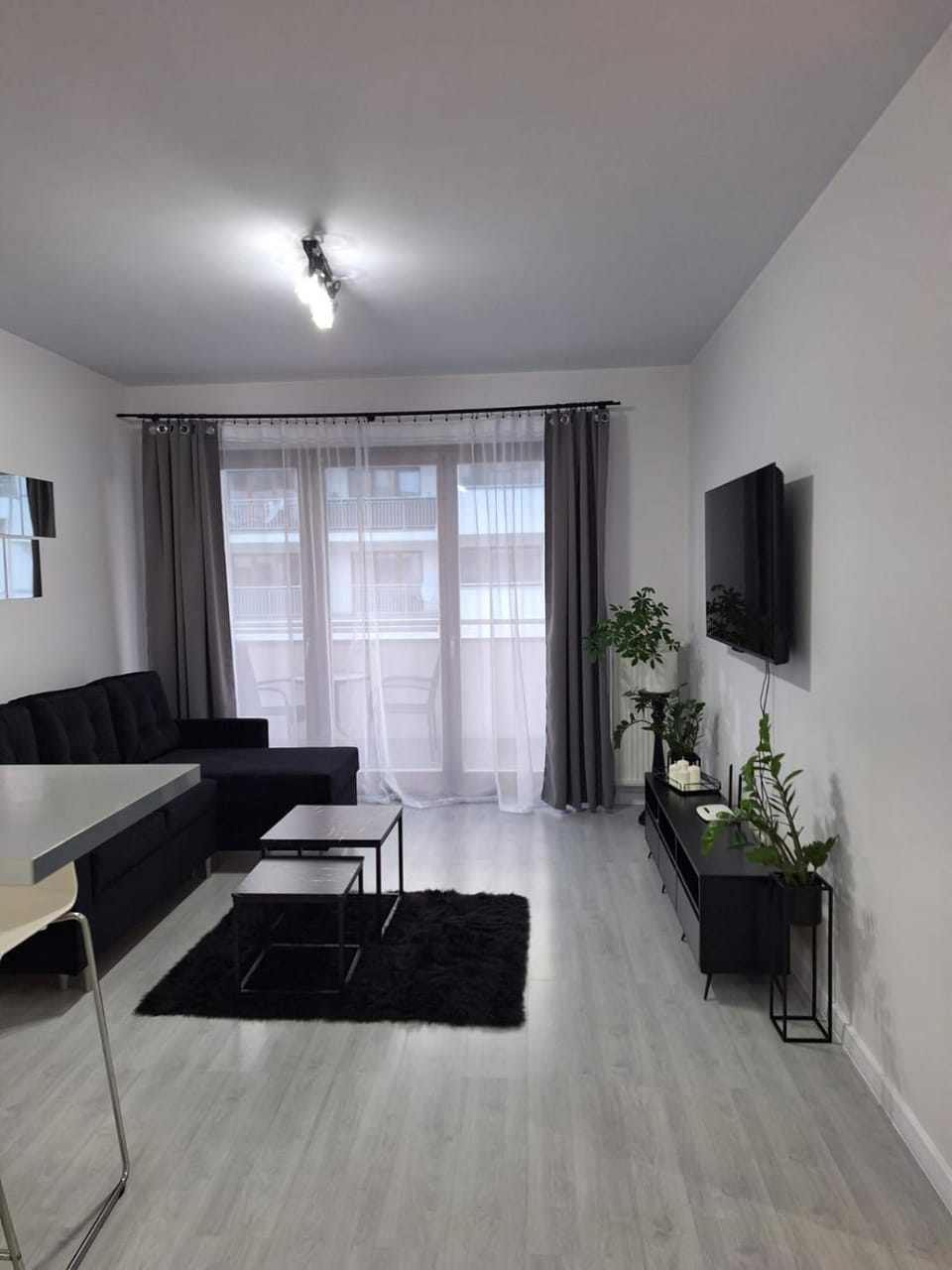 Communal lounge/ TV room, TV and multimedia, Living room, Seating area, Evening entertainment