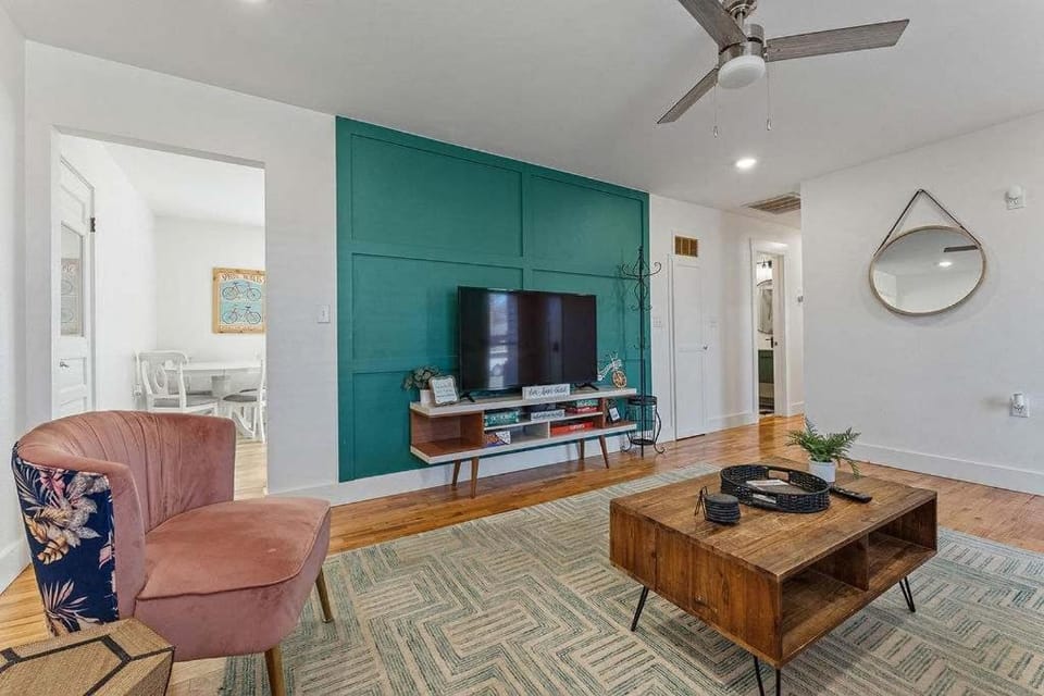 MTB Haven Minutes to Coler and Downtown House in Rogers