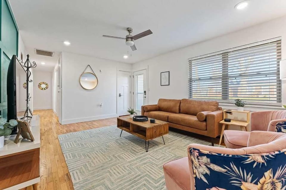 MTB Haven Minutes to Coler and Downtown House in Rogers