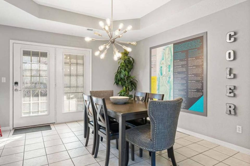Coler House Cyclist Retreat with Hot Tub House in Rogers