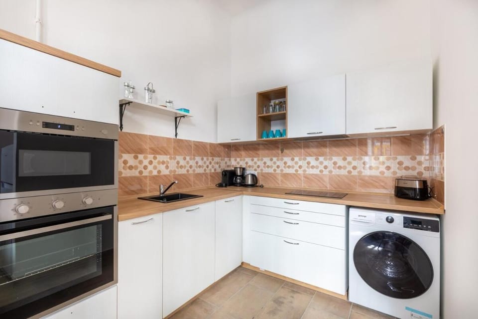 KZ10G Kazinczy utca 6 guests Apartment in Budapest