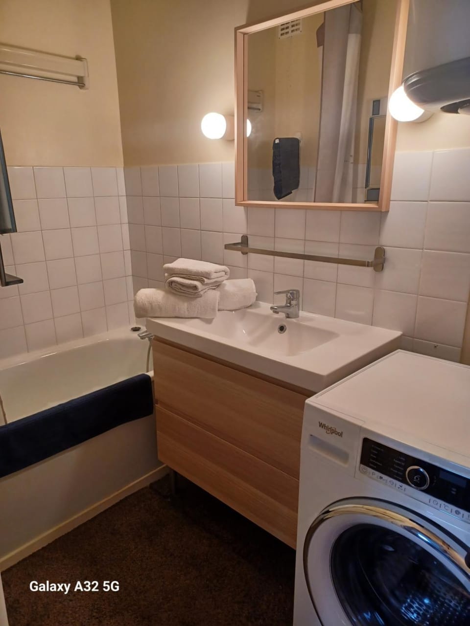 Bathroom, towels, washing machine