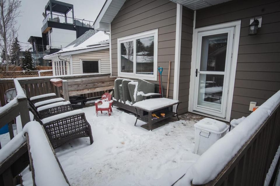 DOWNTOWN KINGBED 4Br FIREPLACE BIKELANE House in Edmonton