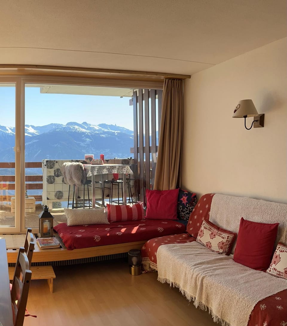 Studio chaleureux, confortable, avec vue sur les Alpes Apartment in Canton of Valais