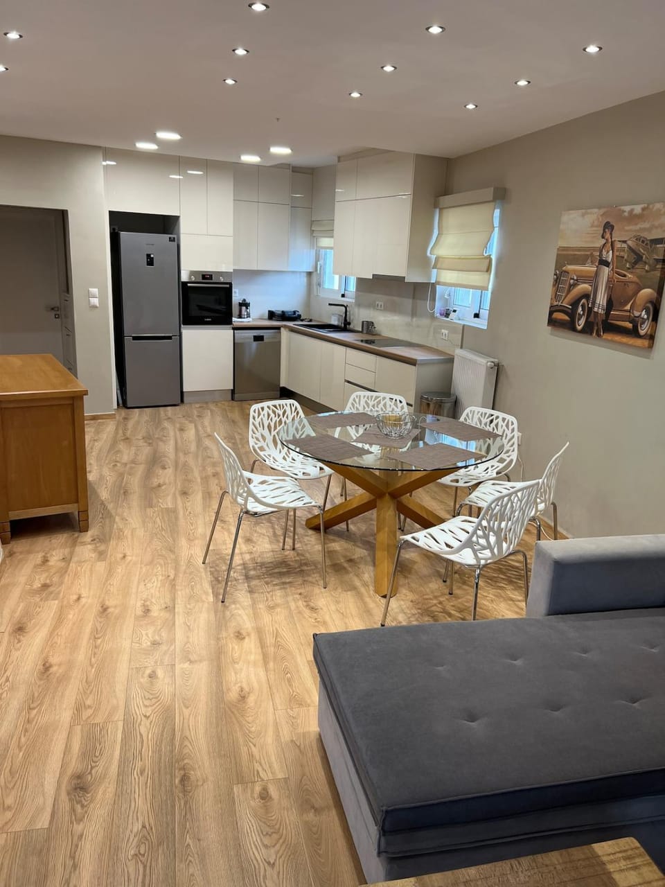 Kitchen or kitchenette, Living room, Seating area, Dining area, minibar, oven, stove