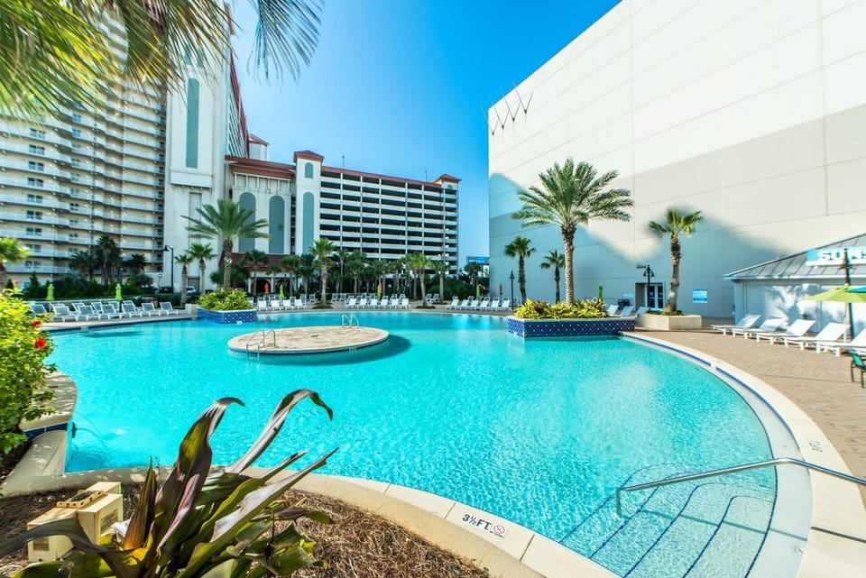 Laketown Wharf 905 House in Long Beach