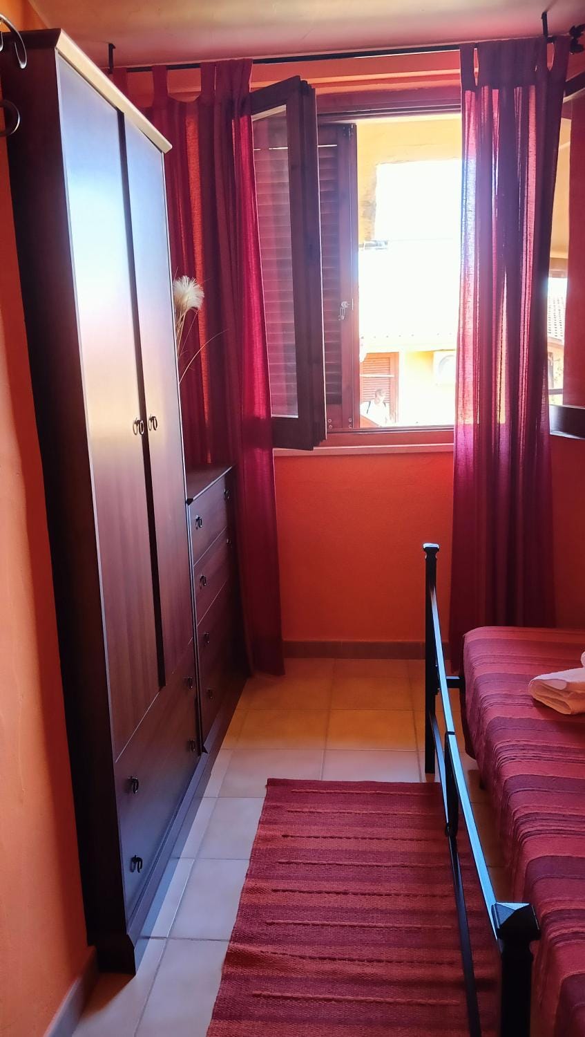 Bedroom, wardrobe