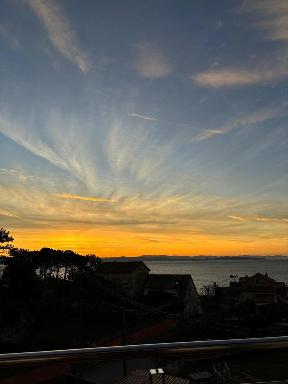 Casa con Vistas al Mar en Ribeira - Playa 5 min, Porche, Parking Privado House in Galicia