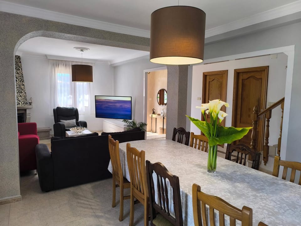 Casa con vistas al mar, playa 300 m, parking, wifi House in Galicia