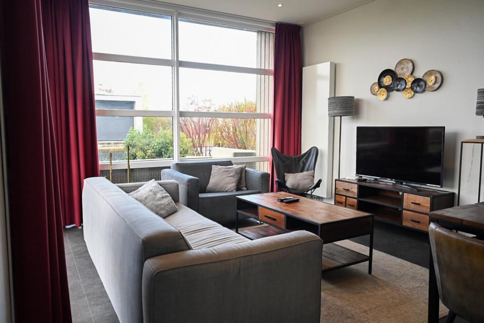 Marina Strandbad Chalet RiverLodge mit Zaun Haus Nr 94 House in Gelderland, Netherlands