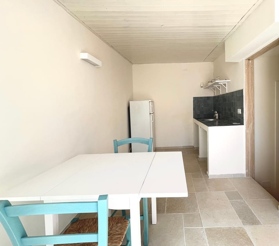 TV and multimedia, Kitchen or kitchenette, Dining area, minibar, oven