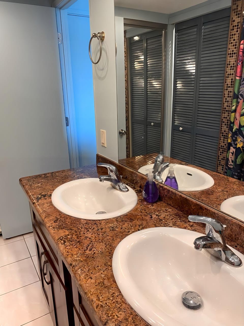 Renovated Studio Free Parking in Prime Waikiki Apartment in Honolulu