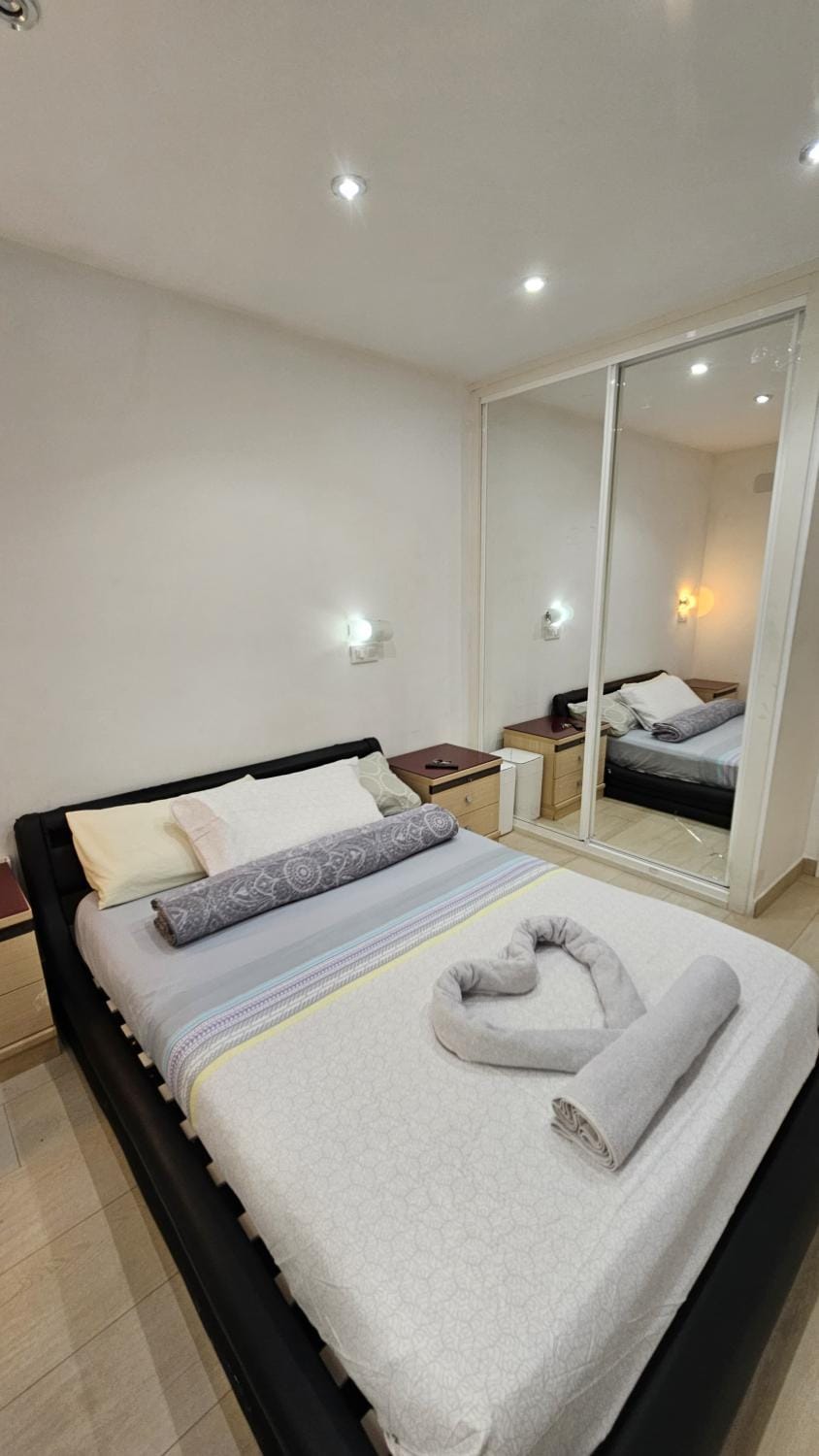 Habitación doble con TV65 Apartment in Madrid