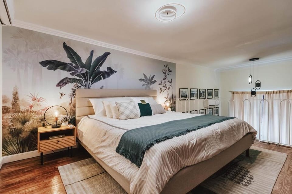 Bed, Photo of the whole room, Bedroom