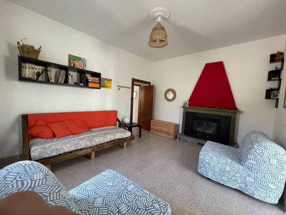 Living room, Seating area, fireplace